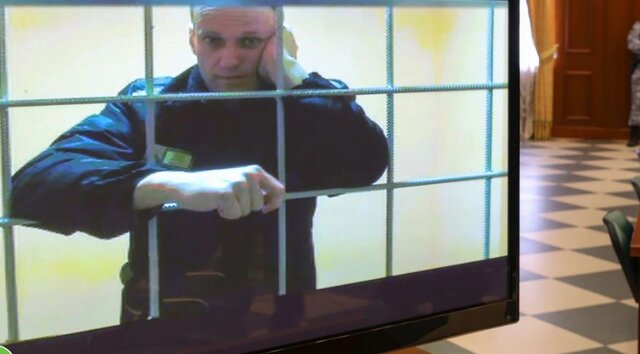 ناوالنی: در سلول انفرادی هستم