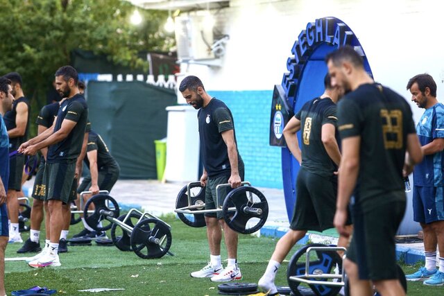 استقلال؛ کهکشان ناآماده و ناهماهنگ!