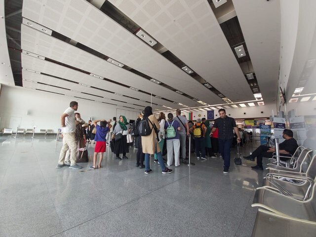 مسافران ایرانی در فرودگاه وارنا (بلغارستان) هشدار درباره تبعات احتمالی سفر ایرانیان به بلغارستان