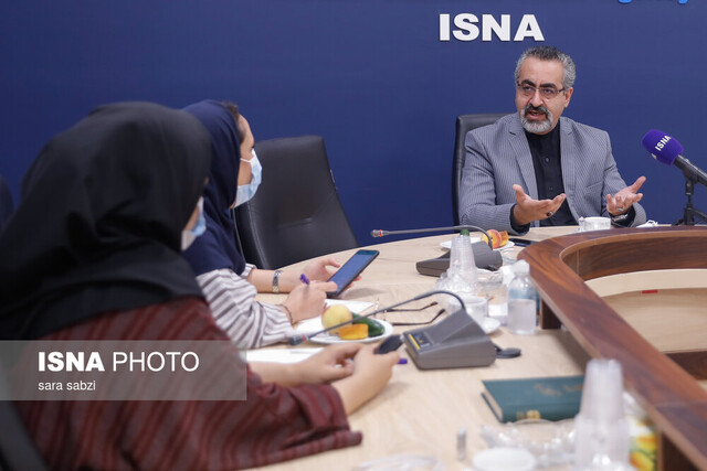 بازخوانی روزهای پرحاشیه کرونا با «آقای سخنگو»