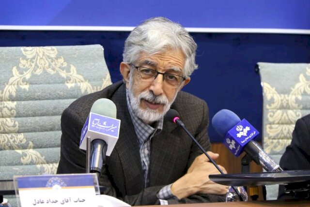 حافظ مثل ماهی در آب در دریای قرآنی شناور بوده است حافظ مثل ماهی در آب در دریای قرآنی شناور بوده است