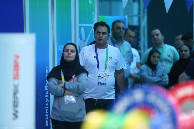 کوروش باقری: دختران وزنهبردارتر شدهاند ولی جایی برای تمرین ندارند!