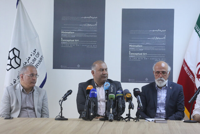 خبرنگاران رسانههای خارجی به موزه هنرهای معاصر رفتند