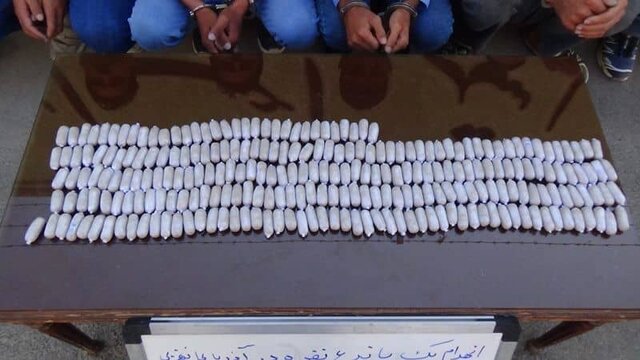 عکس تزئینی است کشف بیش از ۱۰ کیلوگرم هروئین از خانه سوداگران مرگ