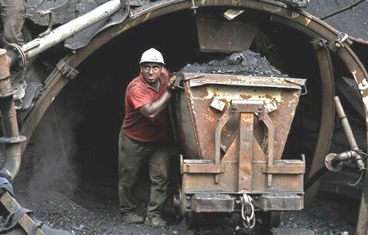 تعطیلی معادن فاقد ایمنی و پرداخت بیمه بیکاری به کارگران تعطیلی معادن فاقد ایمنی و پرداخت بیمه بیکاری به کارگران