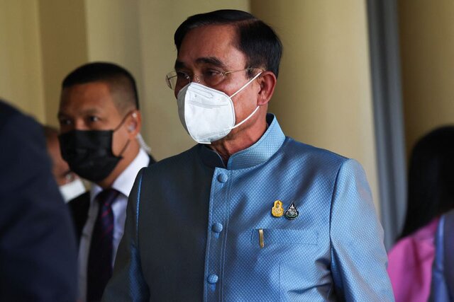دادگاه قانون اساسی تایلند رای به تعلیق نخست وزیر داد