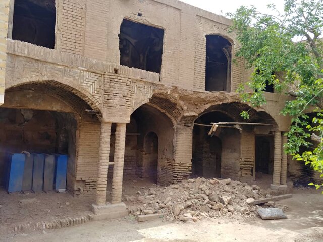 بلعیده شدن کاروانسرای قاجاری!