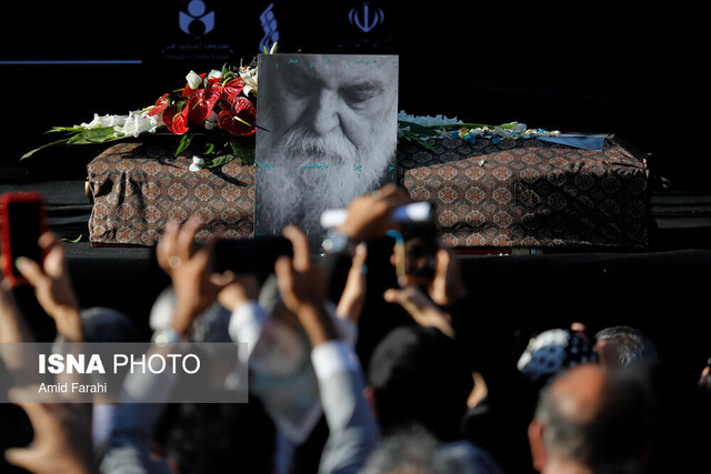 از وداع «سایه» با ارغوان تا بدرقه زیر آسمان تهران از وداع «سایه» با ارغوان تا بدرقه زیر آسمان تهران