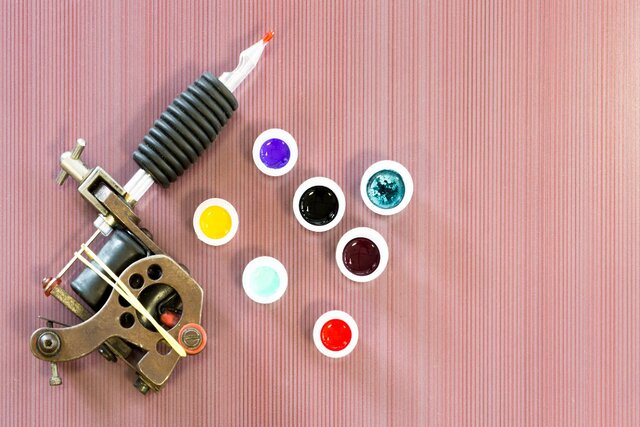 کشف مواد شیمیایی سرطانزا در جوهرهای خالکوبی کشف مواد شیمیایی سرطانزا در جوهرهای خالکوبی