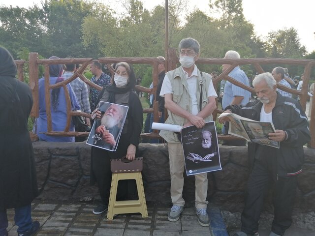 حاشیهنگاری ایسنا از مراسم تدفین هوشنگ ابتهاج در رشت