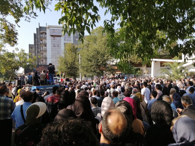 حاشیهنگاری ایسنا از مراسم تدفین هوشنگ ابتهاج در رشت