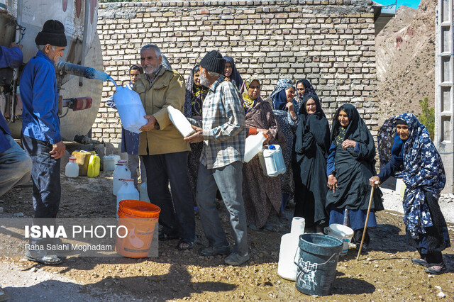 بیش از ۲۴۰ میلیارد ریال هزینه آبرسانی سیار به روستاهای یزد بیش از ۲۴۰ میلیارد ریال هزینه آبرسانی سیار به روستاهای یزد