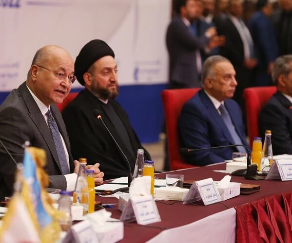 تاکید رهبران عراق بر حل و فصل بحران سیاسی این کشور از طریق گفتوگو تاکید رهبران عراق بر حل و فصل بحران سیاسی این کشور از طریق گفتوگو