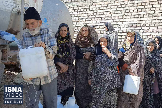 آبرسانی سیار به ۸۰ هزار روستایی در استان یزد آبرسانی سیار به ۸۰ هزار روستایی در استان یزد