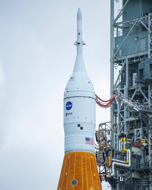 بره ناقلا و ۲ مانکن خدمه ماموریت آرتمیس ۱ هستند