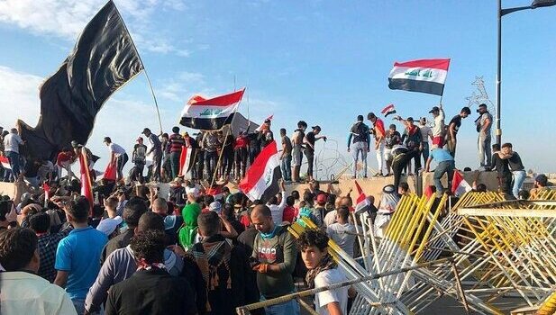 تشنج در بغداد؛ اعلام منع آمد و شد / ورود معترضان به کاخ ریاستجمهوری تشنج در بغداد؛ اعلام منع آمد و شد / ورود معترضان به کاخ ریاستجمهوری