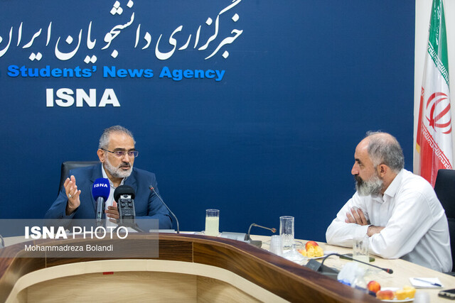 رستم قاسمی کار خود را ادامه می دهد/ دولت، خط قرمزی برای مبارزه با فساد ندارد