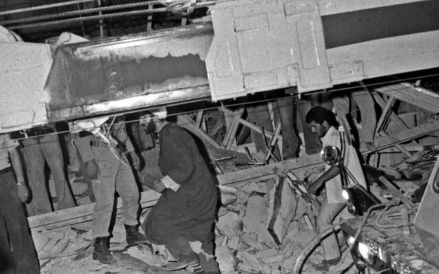 تاریکیِ نورِ پر قدرت