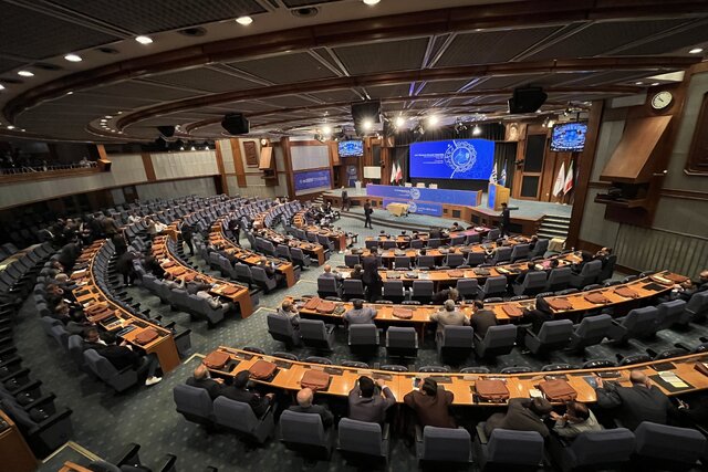 انتخابات فدراسیون فوتبال آغاز شد/ حاجصفی زودتر از همه رای داد انتخابات فدراسیون فوتبال آغاز شد/ حاجصفی زودتر از همه رای داد