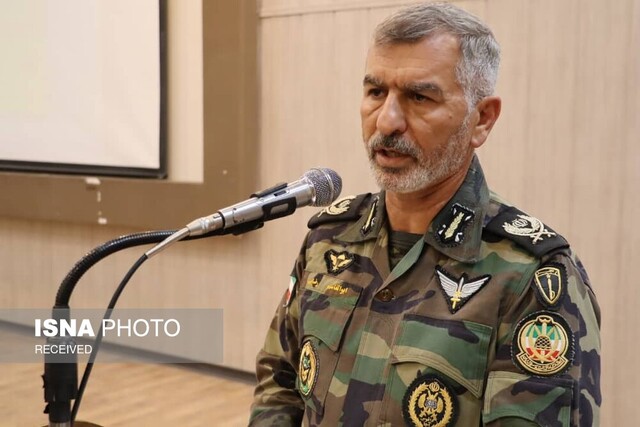 اختتامیه دوره تکاور و چتربازی در شیراز برگزار شد