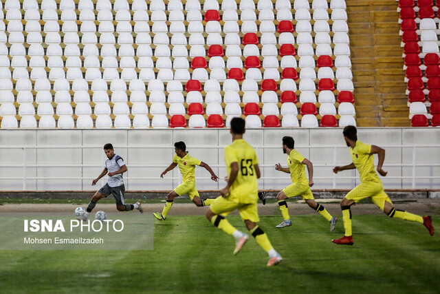 اولین حضور امید وحدت در لیگ یک با سرمربی روی نیمکت! اولین حضور امید وحدت در لیگ یک با سرمربی روی نیمکت!