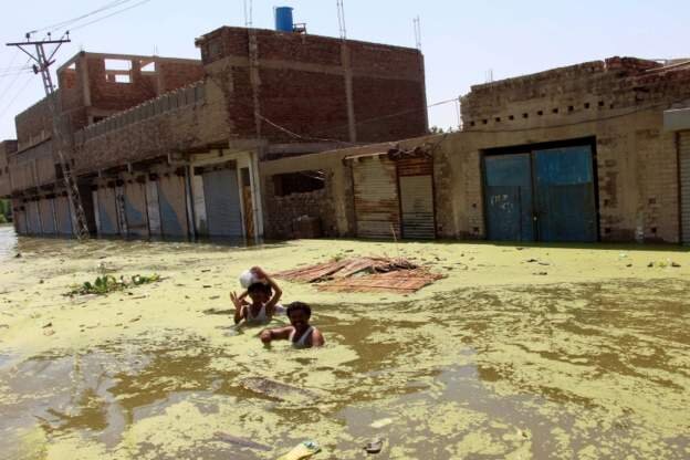 عکس: EPA بیشتر قربانیان سیلِ پاکستان در شبانهروز گذشته کودک بودند