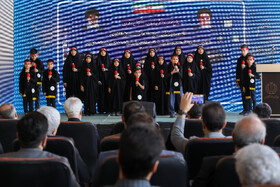 اجرای سرود سلام فرمانده در مراسم واگذاری خودروهای عمومی و عمرانی به شهرداری‌ها و دهیاری‌ها