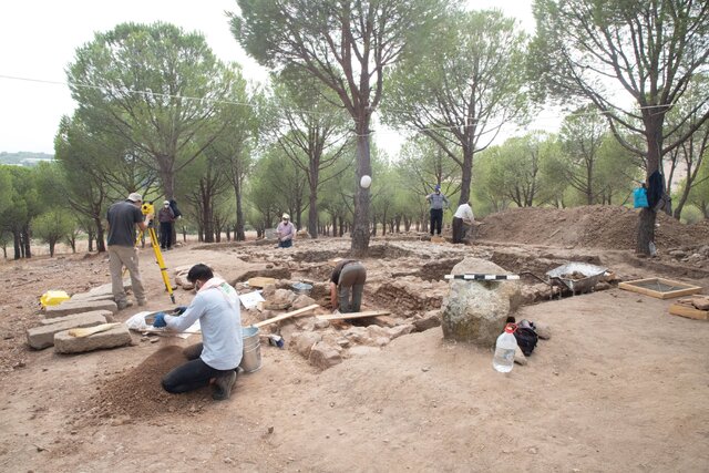 کشف مقبره یک پیشگو