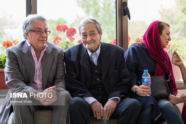 چرا احمدرضا احمدی سالهای آخر عمرش به دنیای رنگ پناه برد؟