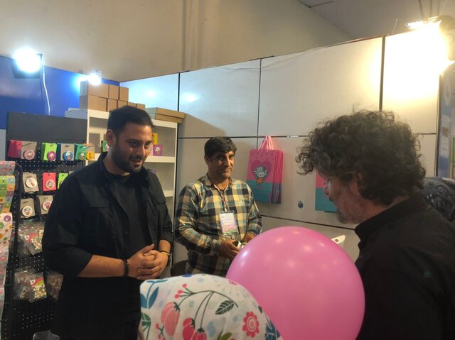 شخصیتهای محبوب تلویزیون روی نوشتافزارها