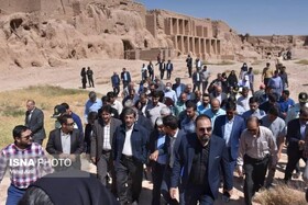 بازدید وزیر میراث فرهنگی از دومین شهر خشتی و گلی ایران