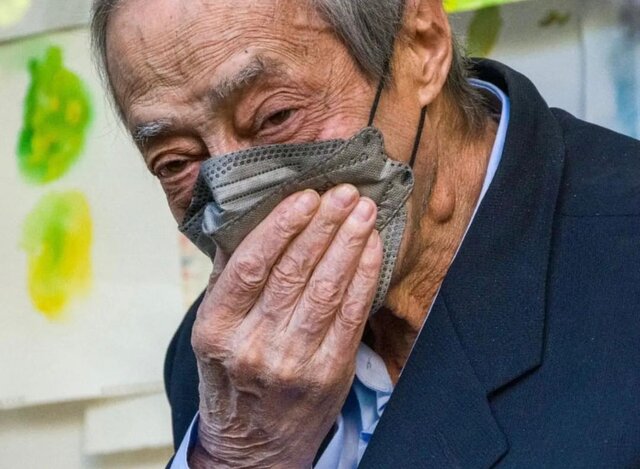 من فقط احمدرضا احمدی هستم!