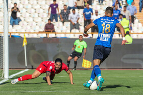 اکبرپور: هافبک‌های استقلال باید رو به جلو بازی کنند/ به آینده امیدوار شدیم