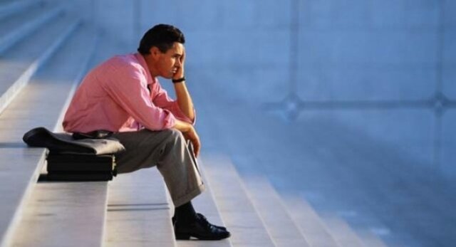 عکس آرشیو عنابستانی: حق عائلهمندی فعلی مثل شوخی و جسارت به اولاد است