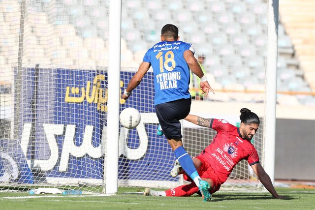 خسرو و ساپینتو جریمه شدند/ خشم هواداران استقلال از عملکرد داوری