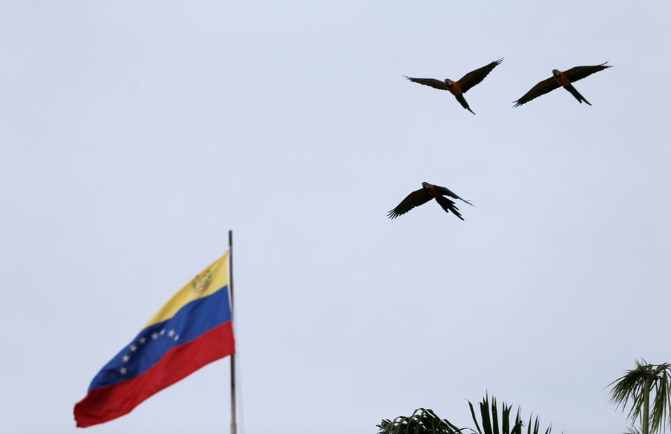 ونزوئلا به دنبال استرداد دو مقام سابق بخش انرژی است