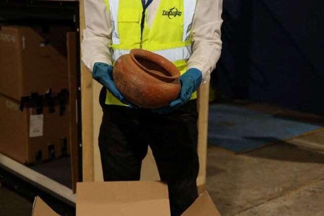 صدها سرامیک به «پاناما» بازگردانده شد صدها سرامیک به «پاناما» بازگردانده شد