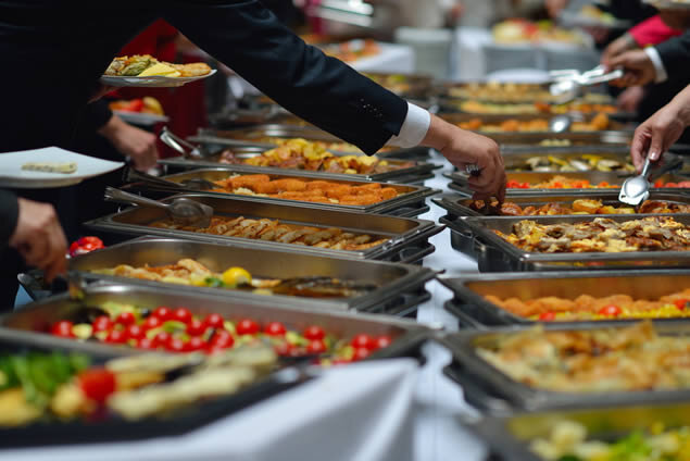 عکس تزیینی است. نظارت سازمان غذا و دارو بر کترینگهای صنعتی برای حفظ سلامت عمومی