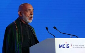 کرزای با رهبران در تبعید افغان گفت‌وگو می‌کند