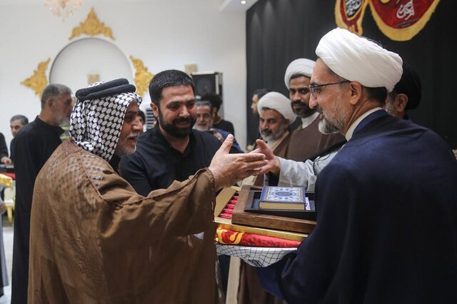 ۵۰ موکبدار عراقی تجلیل شدند/ نواب: کاری که شما میکنید در تاریخ بینظیر است