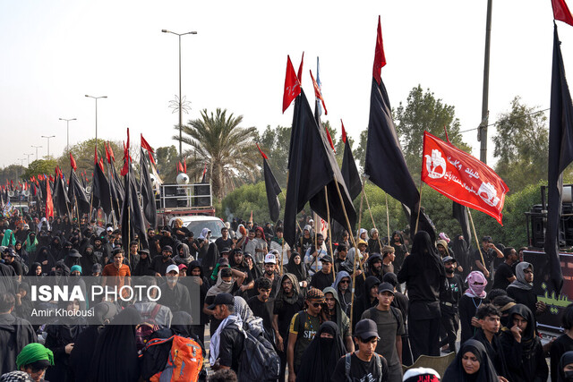 عکس از آرشیو پیادهروی اربعین؛ گامی در راه جهانی ساختن رسالت امام حسین(ع) است