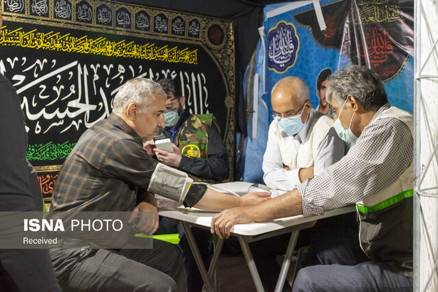 عکس تزئینی و آرشیوی است پایش وضعیت قلبی و اکسیژن خون در پیادهروی اربعین با تجهیزات پرتابل/درمان زخمهای عمیق با پانسمانهای پیشرفته