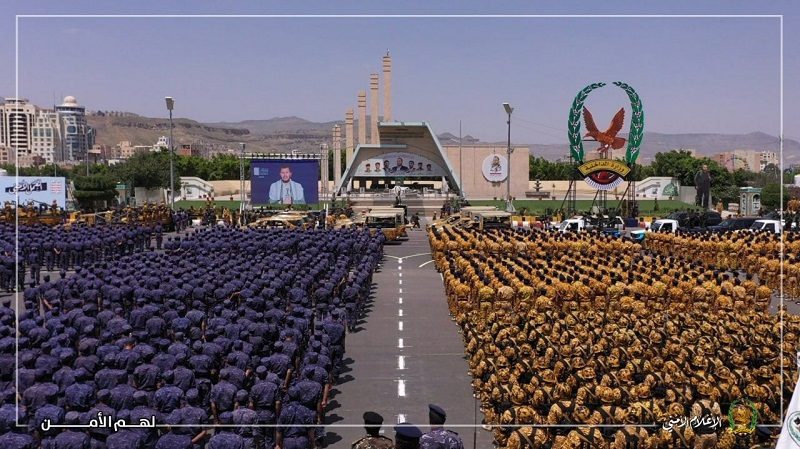 رژه نظامی بزرگ نیروهای امنیتی یمن در صنعا/رهبر انصارالله:ائتلاف عربی به دنبال ترور رهبران ماست