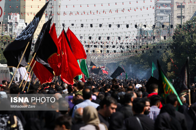 عکس از آرشیو نگاهی به برنامههای شهرداری مشهد در مراسم پیادهروی جاماندگان اربعین