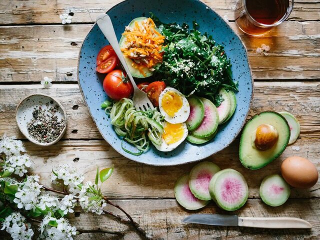 جردن باروز چه میخورد؟