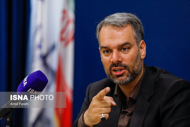 گشت ارشاد سنخیتی با اصول انقلاب و رهبری ندارد/اسناد پزشکی ضرب و شتم مهسا امینی را رد میکند