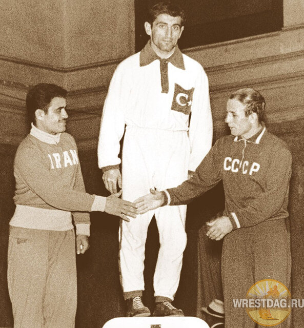 یزدانی و موحد کبیر در میان غولهای کشتی آزاد جهان