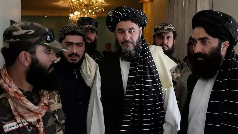 طالبان تبادل زندانی با واشنگتن را آغاز "عصر جدید" روابط خواند/ روسیه: واشنگتن کم‌کاری می‌کند
