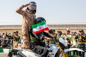 رژه نیروهای مسلح استان قم در هفته دفاع مقدس