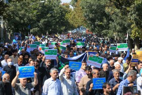 راهپیمایی نمازگزاران همدانی در محکومیت هتک حرمت‌های اخیر